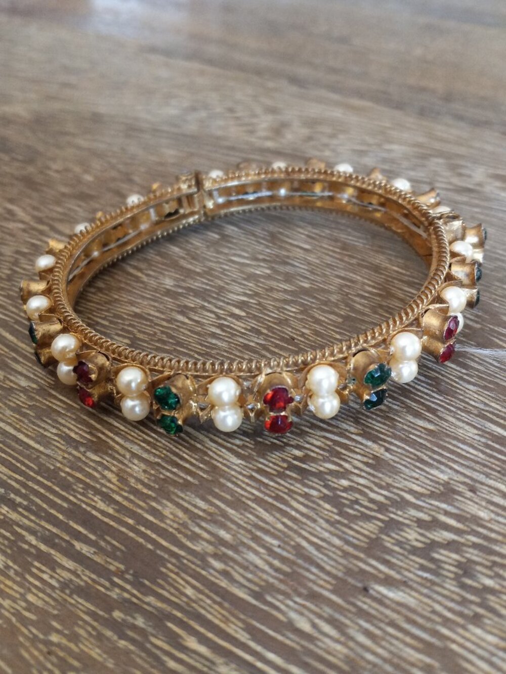 Vintag Ornate Florenza ? Goldtone Hinged Bangle Bracelet Faux Pearl Emerald Ruby